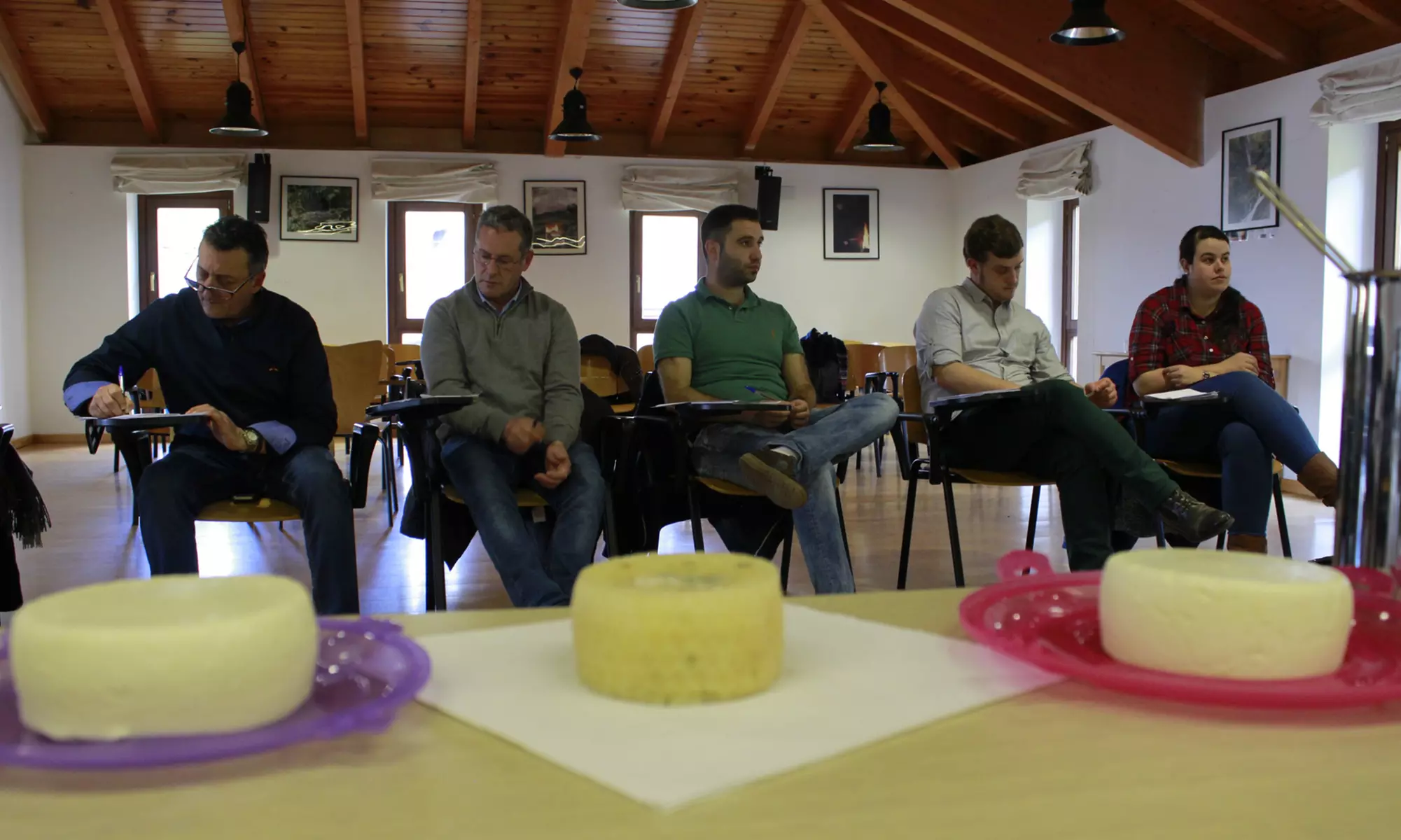 Curso de 2 días de elaboración artesanal de quesos y productos lácteos para 1 o 2 personas; ahorra hasta un 31% - Second Medium