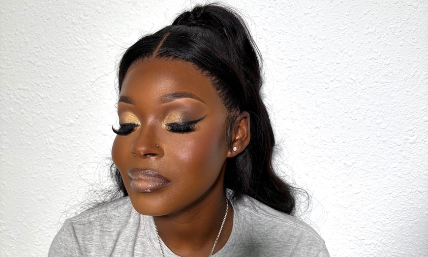 Image 5: Glam, Bold & Halloween Makeup Looks for Every Occasion