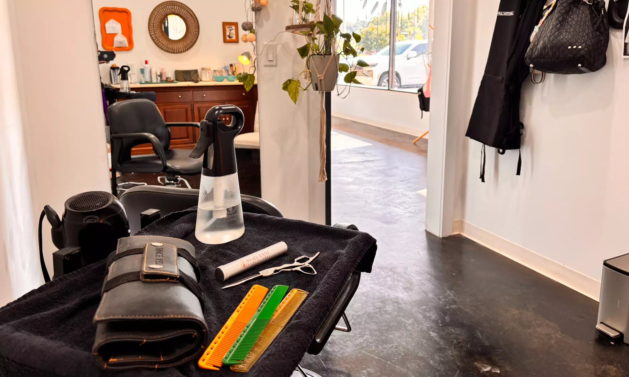 Precision Haircut 3D Finishing or Blowout with Deep Conditioning