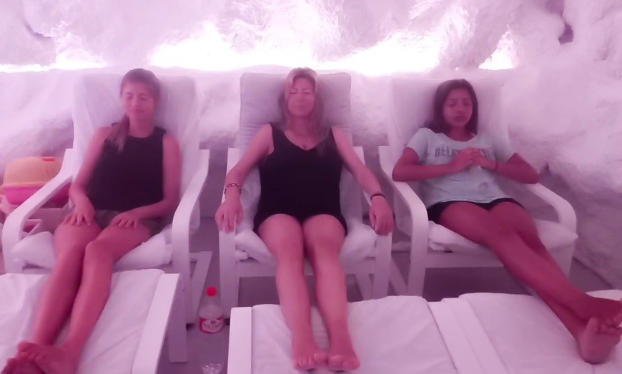 Image 4: Sesiones y bonos de haloterapia, gravedad cero y circuito detox