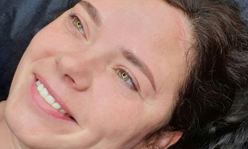 Image 10: Tijd besparen? Kies voor langdurige permanente make-up naar keuze