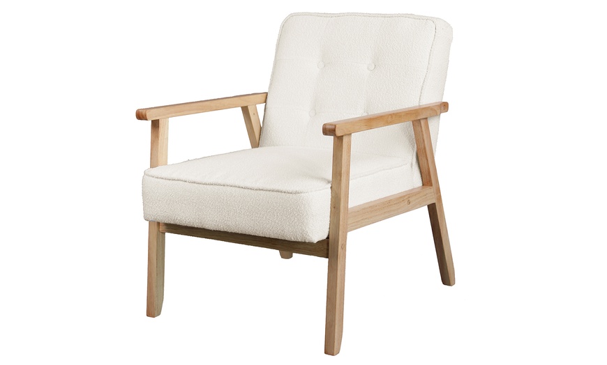 Image 2: Sillón con acolchado suave o de rizo y patas de madera, de Doosense