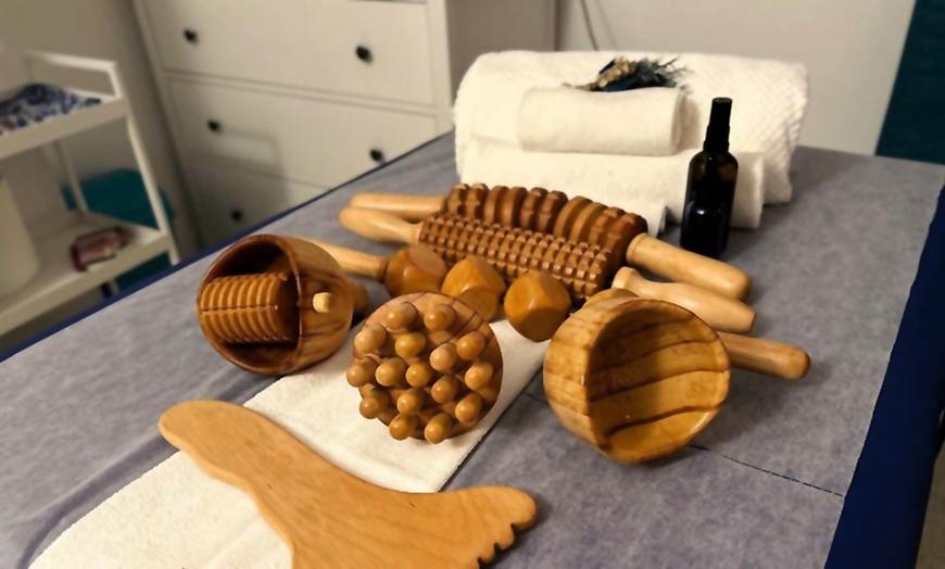 Image 2: Hasta 79% de dto. en Masaje - Bambú en Mandeep