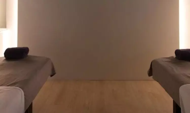 Up to 30% Couples Massage at King Feet Massage-Vancouver