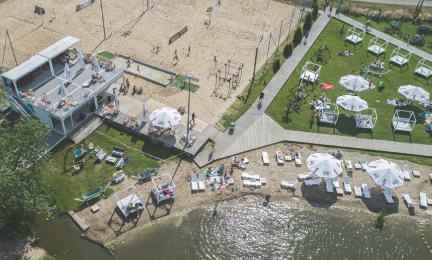 Image 5: Aktywny dzień nad wodą: bilety na pływający plac zabaw i wakeboard