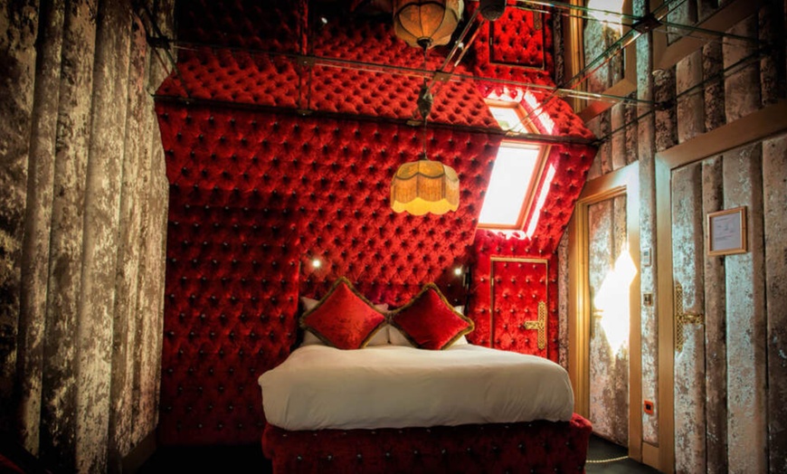 Image 9: 5* Decadent Hotel Break for Two with English or Thai Dining experience