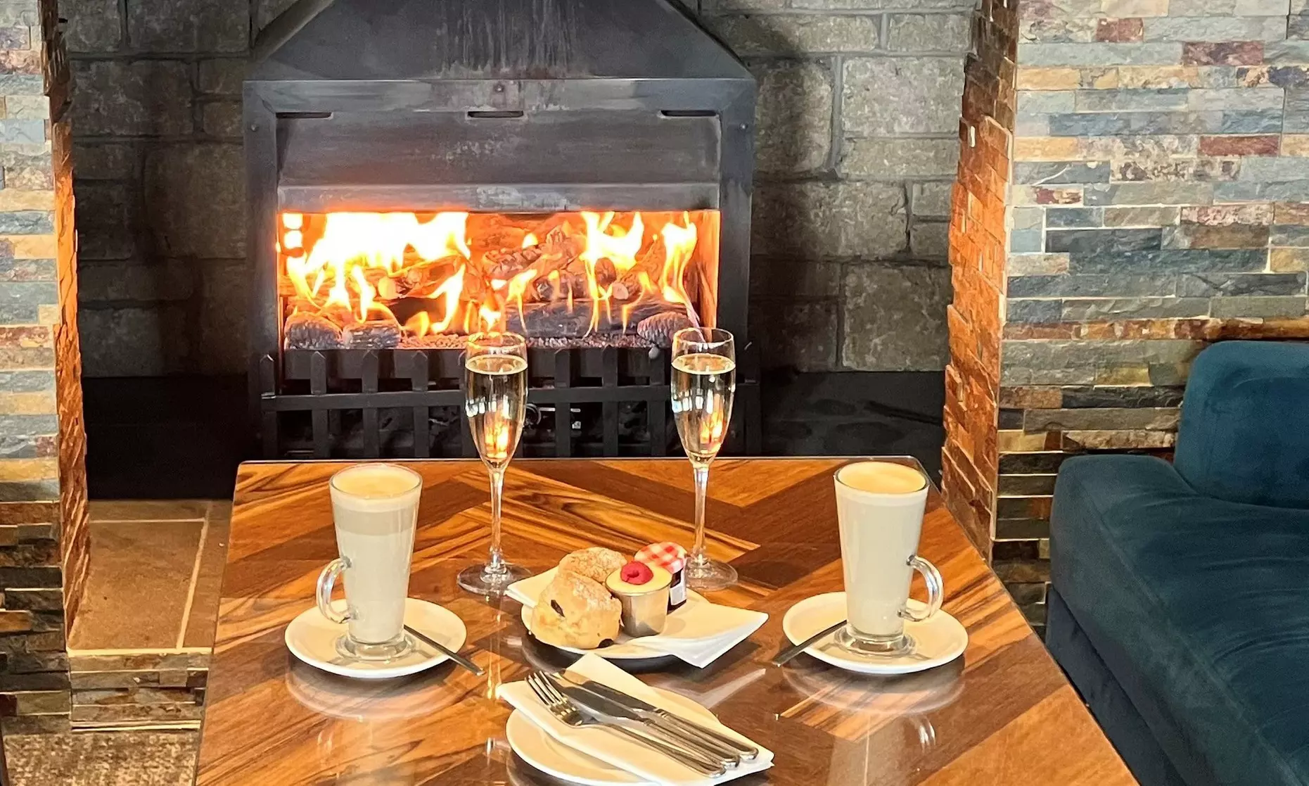Morning or Afternoon Tea with Prosecco on Loch Lomond with Spa Upgrade