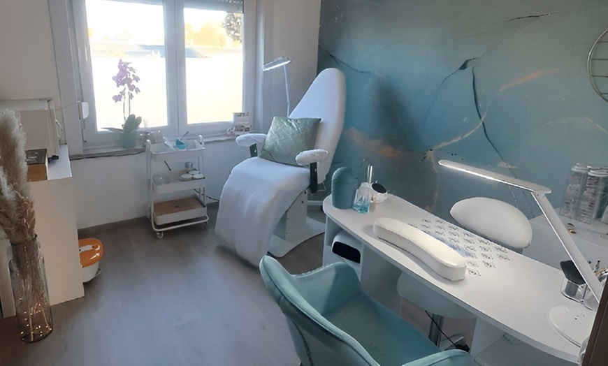 Image 4: Pedicure met  gellak voor een goede prijs