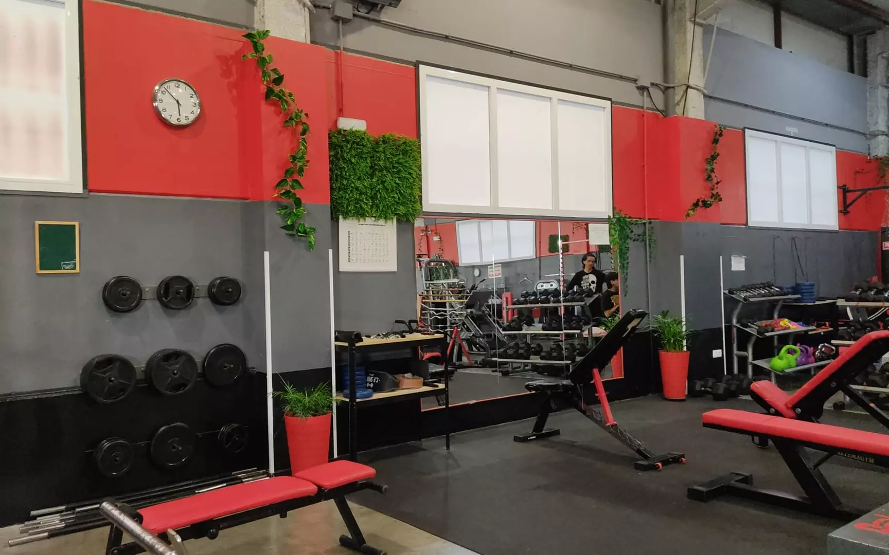 Hasta 45% de descuento en SANTANAS PADEL AND FITNESS