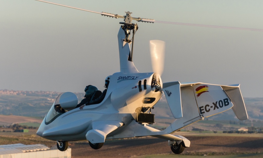 Image 3: Surca los cielos: bautismo de vuelo en autogiro para 1 o 2 personas