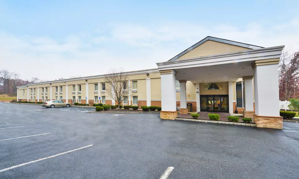 Stay at The Quality Inn of Edison in Edison, NJ, with Dates into June - Primary Image