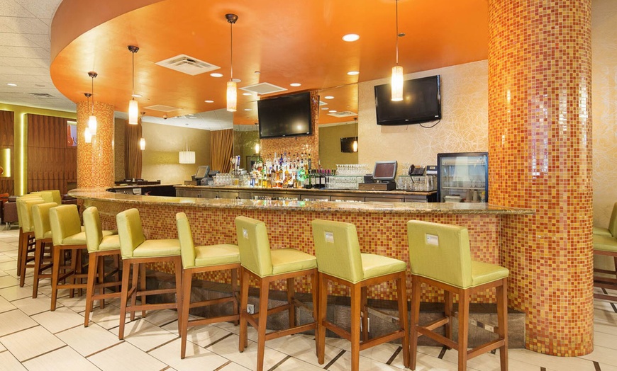 Image 17: Member-Only Deal: Steps from shopping, dining, & Orlando theme parks