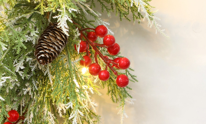 Image 4: HomCom 60cm Prelit Christmas Wreath with LED Lights 