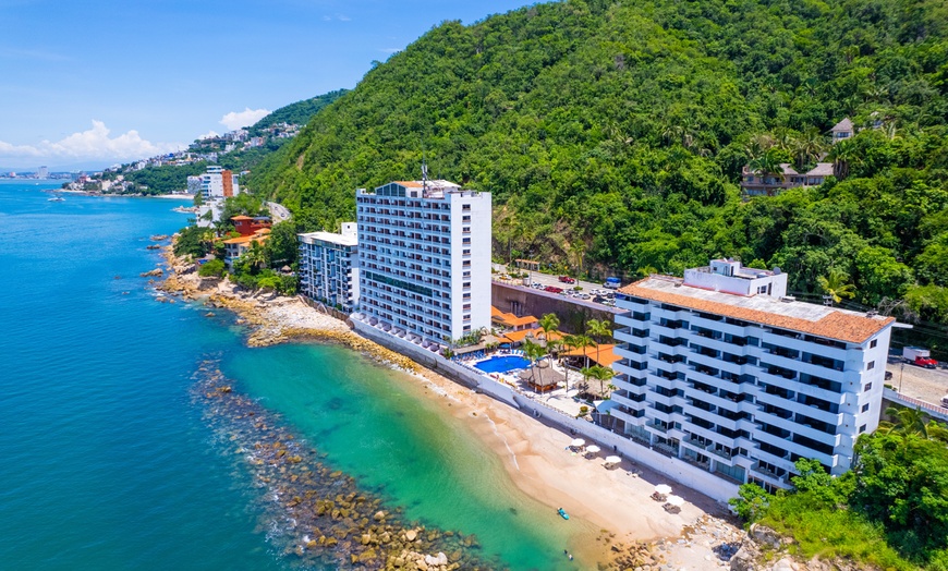 Image 1: 4-Star Retreat with Snorkeling on a Private Beach