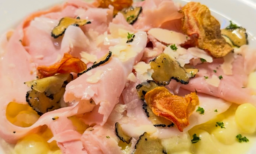 Image 8: Plat et dessert au choix pour 2 ou 4 personnes