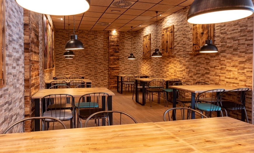 Image 7: 2x1 en pizzas medianas en Pizzerías Carlos, con más de 45 ubicaciones