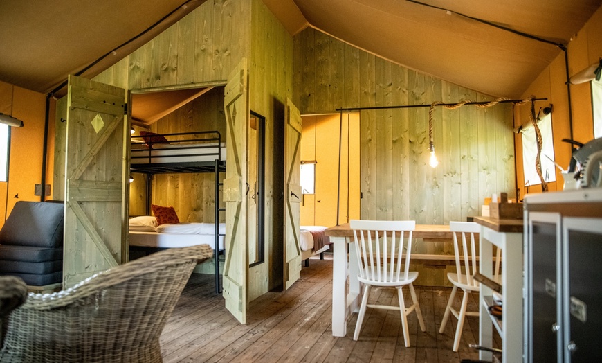 Image 11: Twente: Sterrenkubus of Safari Lodge-tent XL met ontbijt
