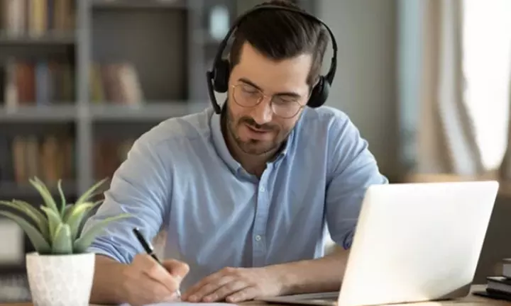 Curso online de inglés de nivel y temática a elegir