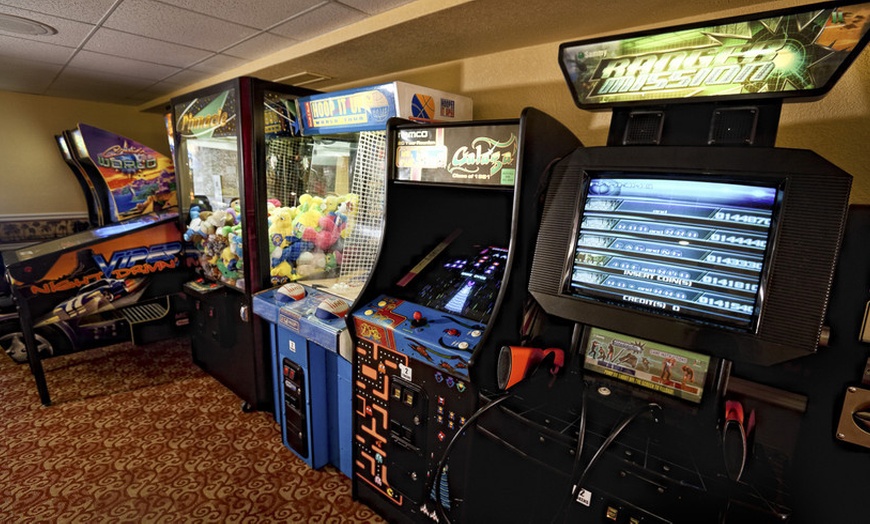 Image 19: Splash into adventure with waterpark fun for all ages!