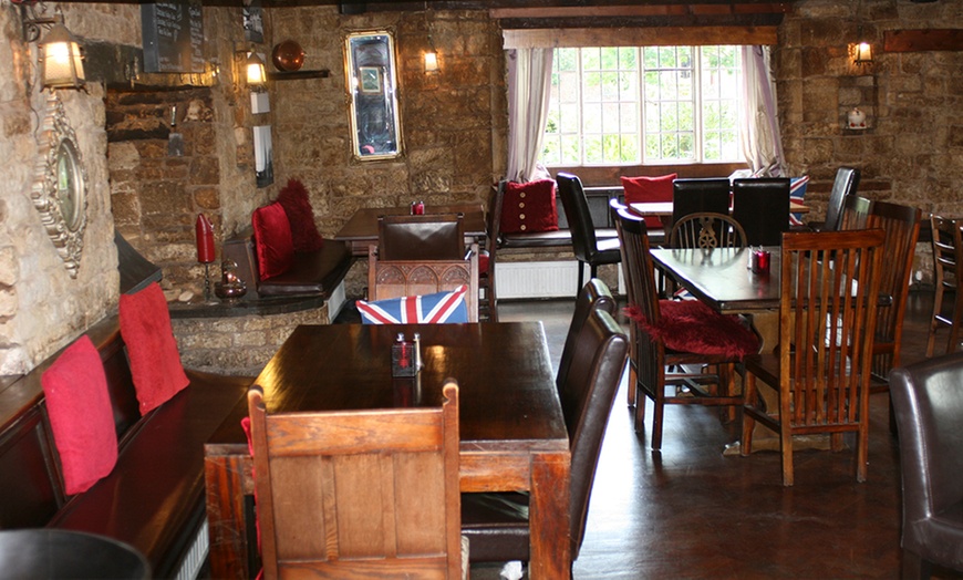 Image 3: Stratford-Upon-Avon Country Inn