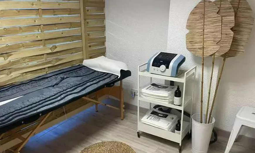 Image 3: 1 o 3 sesiones de estimulación electromagnética facial efecto lifting