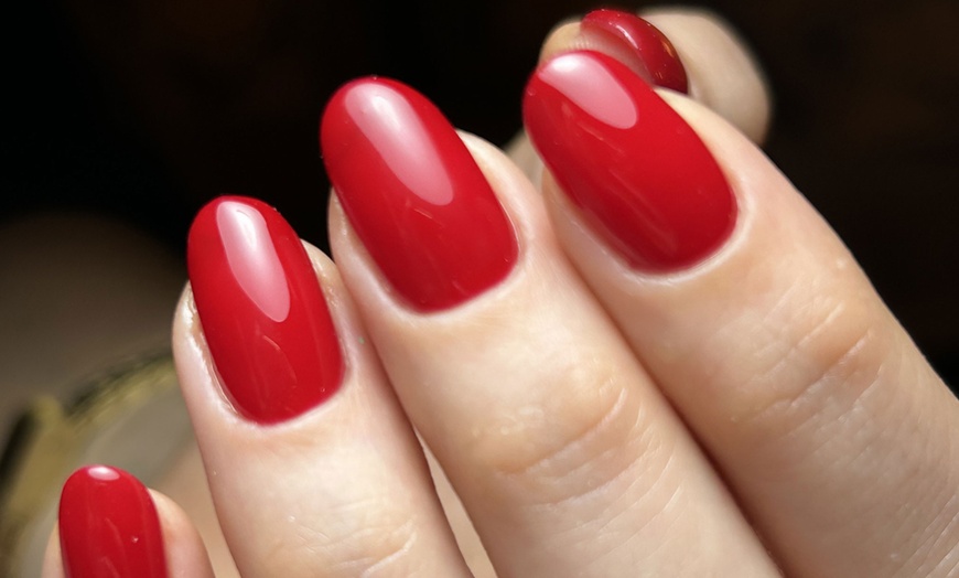 Image 7: Manicure oraz pedicure hybrydowy dla zadbanych dłoni i stóp