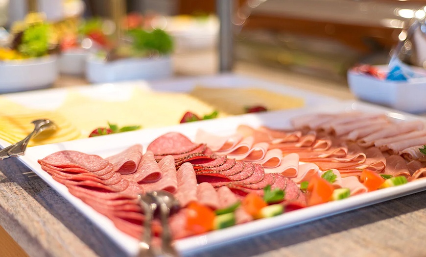 Image 3: Frühstücksbuffet inkl. 1 Glas Sekt für 2 oder 4 Personen