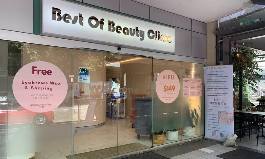 Image 3: 30-Min Deep Cleansing or Hydra or 60-Min Skin-Brightening Facial