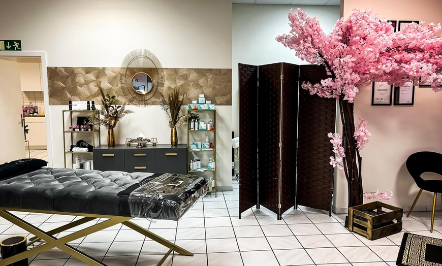 Image 4: Brow und / oder Korean Lash Lifting inkl. Färben für 1 Person