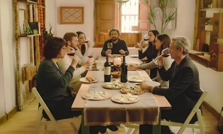 Degustación de vino, queso e inteligencia artificial para 1 o 2