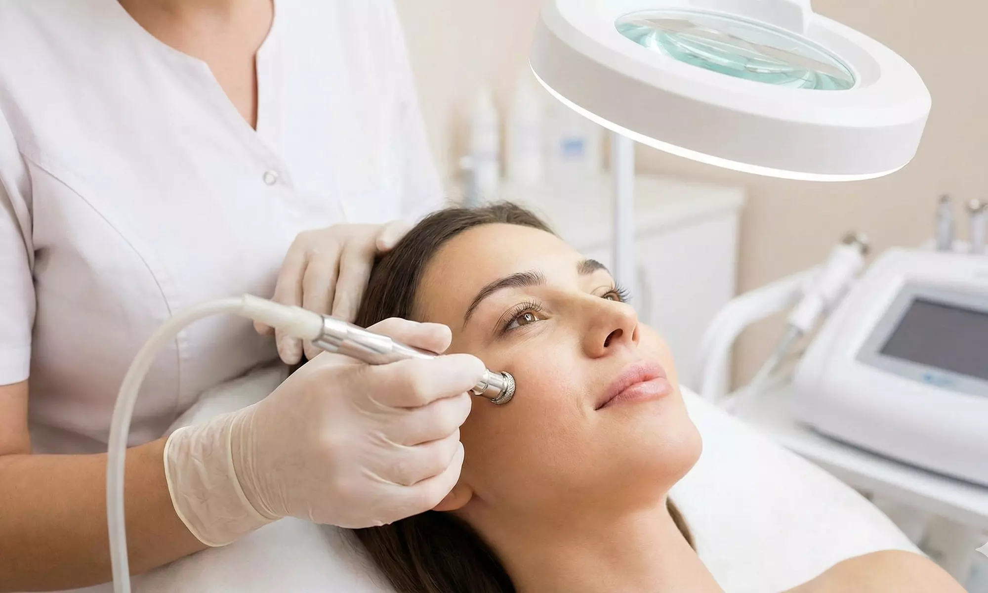 1 o 2 sesiones de microdermoabrasión con punta de diamante en Cuídate Majadahonda - Primary Image