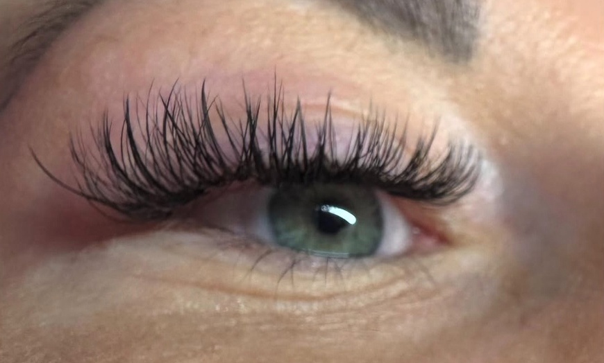 Image 2: Get Eyelash Extensions Classic or Hybrid / Airbrush Spray Tan
