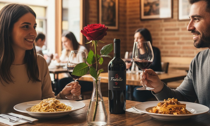 Image 1: Menú italiano para 2 con opción prémium con botella de vino y postre