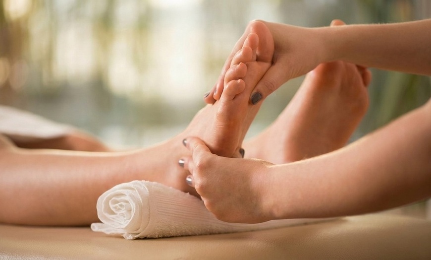 Image 2: 50 Minute Oriental Body Massage for One or Couples + Hot Stone Option