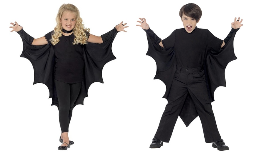 Image 1: Smiffy's Halloween Vampire Bat Wings Costume for Kids