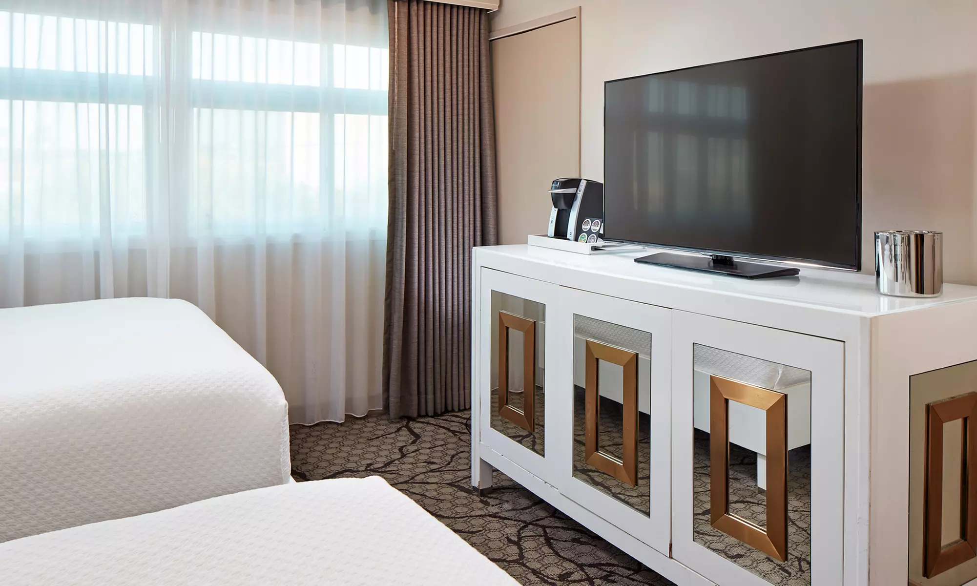 Members Only: Chic Boutique Hotel in West LA With Vintage Charm