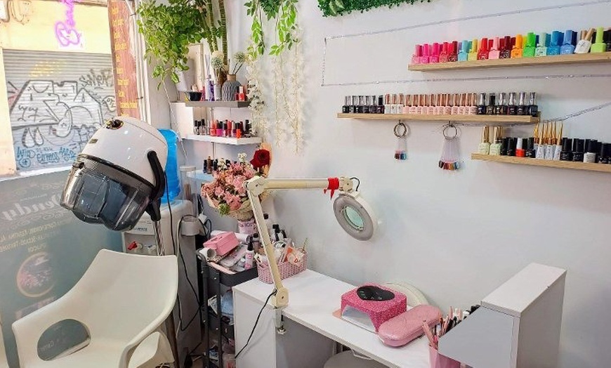 Image 2: Corte, secado y opción a tinte de raíz/completo y mechas balayage 