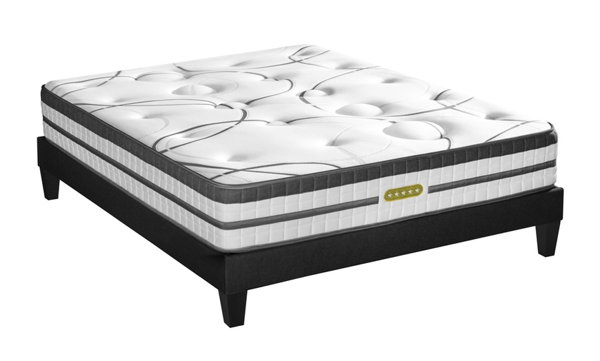 Image 7: Matelas Maison Aubertin 26 cm ressorts ensachés et mousse hypersoft