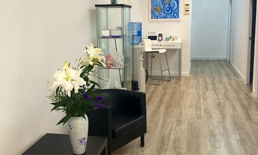 Image 2: Microdermoabrasión con punta de diamante en Cuídate Majadahonda