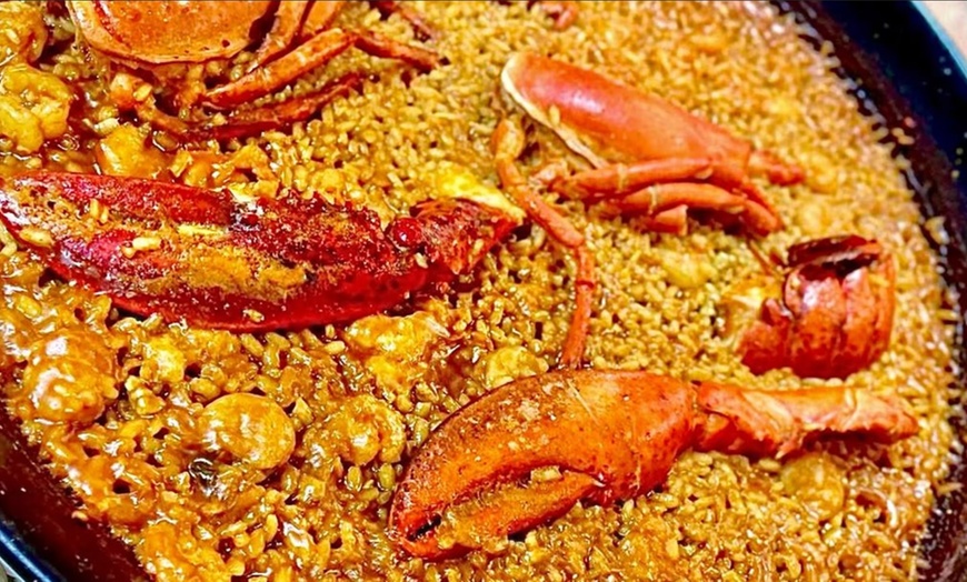 Image 10: Menú para 2 o 4 con entrantes, principales, postres y bebidas 