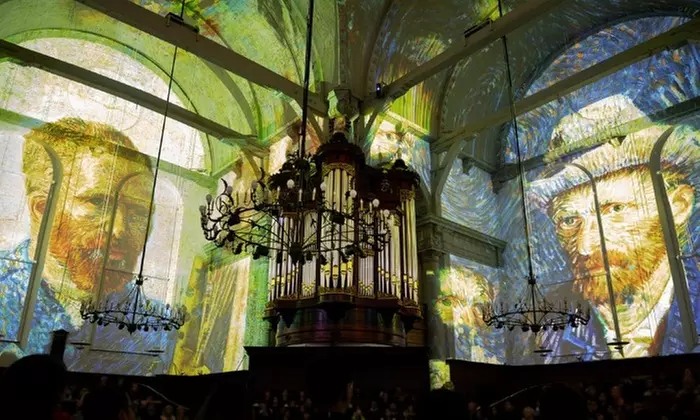 Licht en beeld brengen Van Gogh en Rembrandt samen in de Noorderkerk