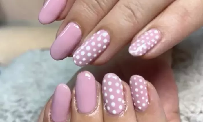 2 sesiones de manicura y/o pedicura con esmaltado semipermanente