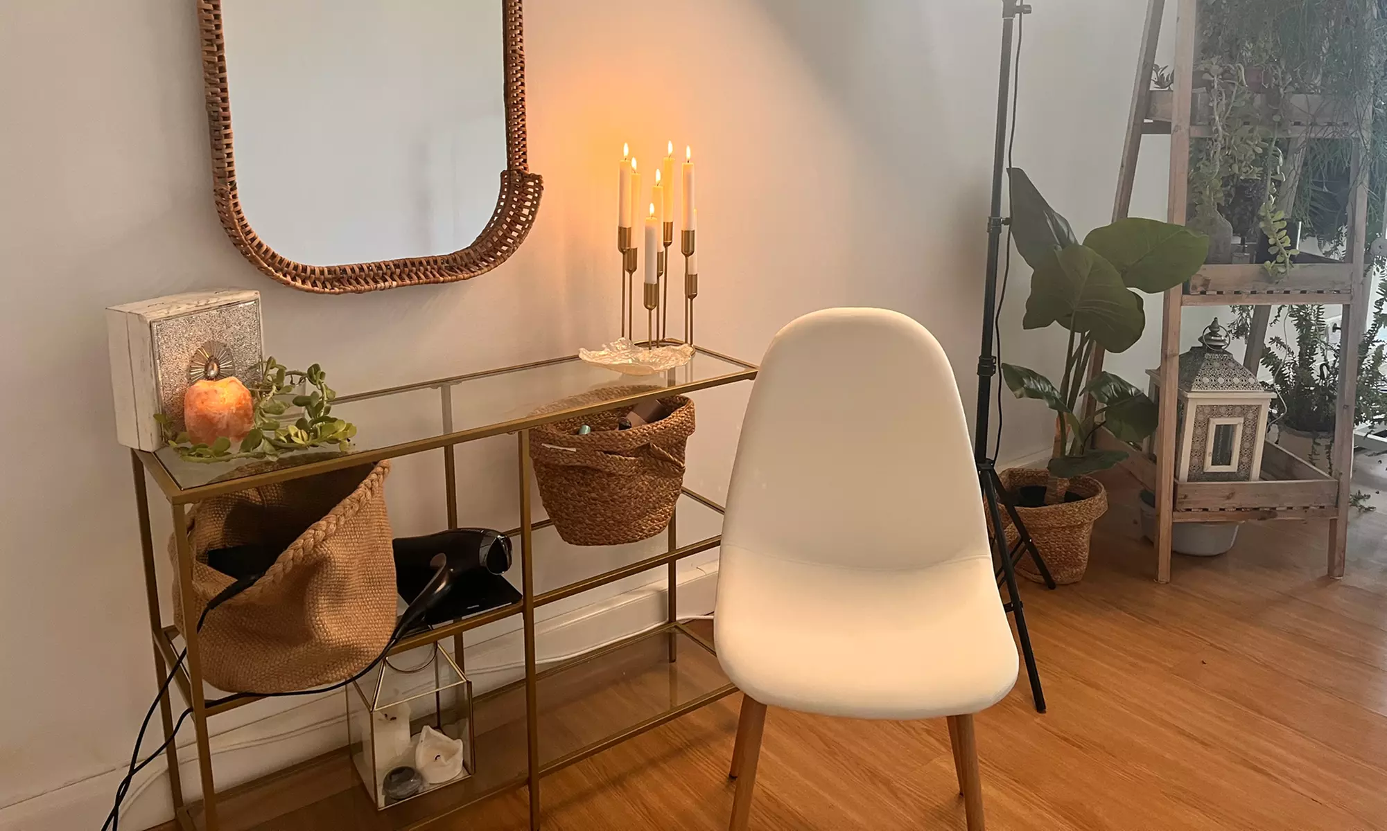 Tratamiento full Head Spa enfocado en la hidratación con bebida