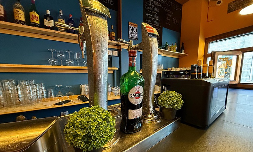 Image 13: Menú de pizza artesanal con entrante, postre y bebida para 2 o 4