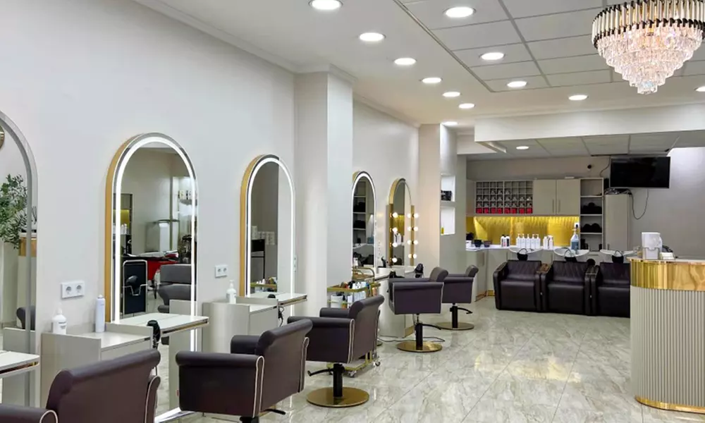 Haarschnitt, Ansatzfarbe oder intensive Repair-Haarkur für 1 Person