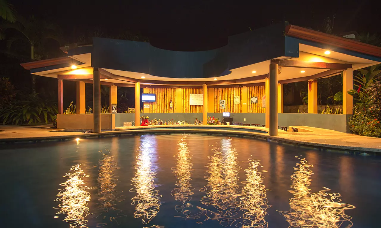 ✈ 5-Night Costa Rica Volcano & Cloud Forest Trip w/Air, Car Rental