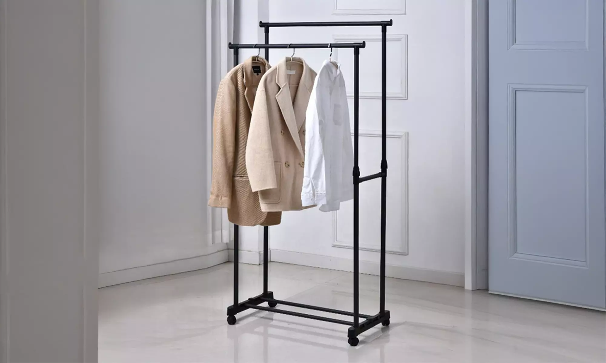 Appendiabiti con ruote