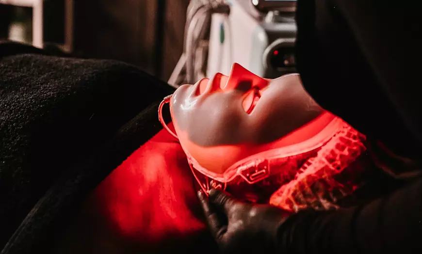Image 2: Limpieza facial completa con opción a tratamientos extra para 1