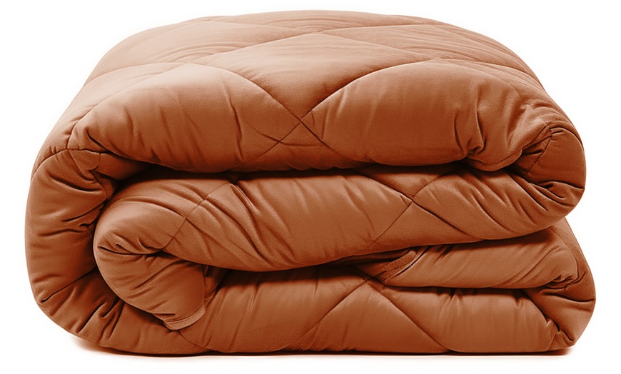 Image 17: Trapunta in velluto Irina