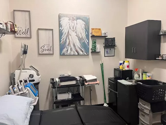 Transform Your Body with Non-Invasive Laser Lipo Treatments!